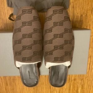 BNIB Balenciaga Logo Slides